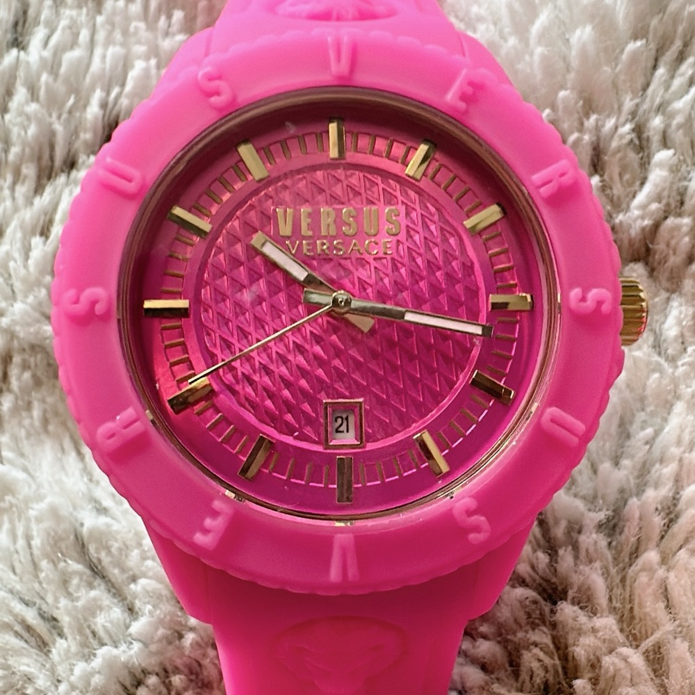 NEW VERSUS VERSACE
Women's 2 Hand Quartz Fire Island Pink Silicone Watch